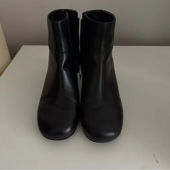 Vionic Sleek Black Ankle Booties - Picture 2 of 8